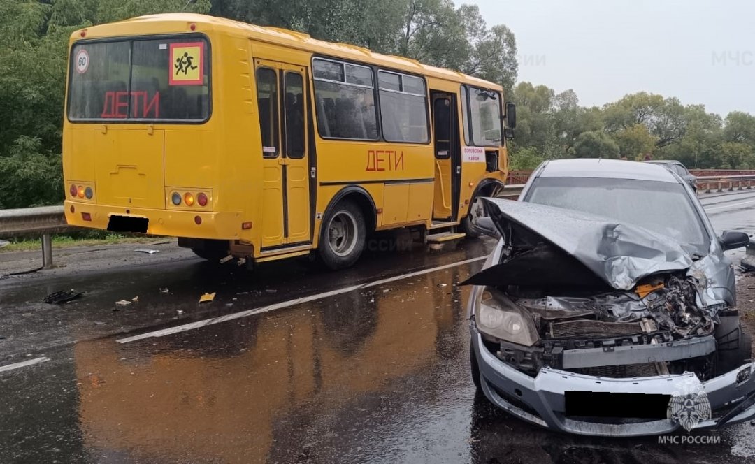 Спасатели МЧС принимали участие в ликвидации ДТП в Боровском районе, г. Ермолино