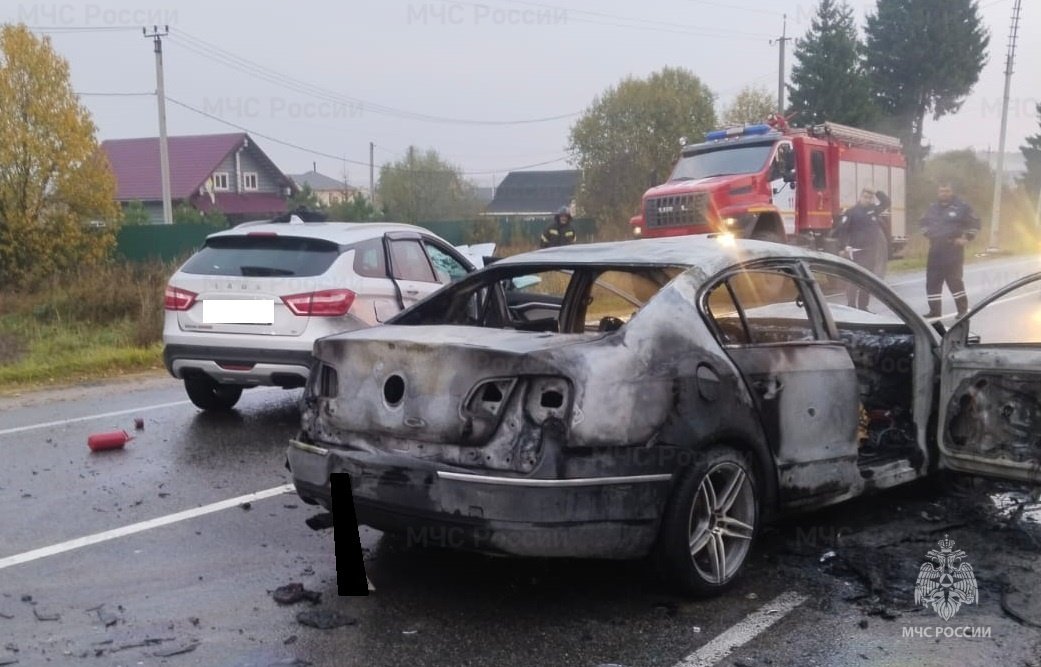 Спасатели МЧС принимали участие в ликвидации ДТП в Боровском районе, д. Тишнево, 14 км автодороги "Боровск-Медынь-Верея"